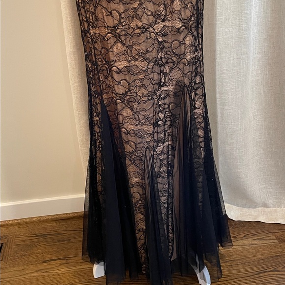 Vintage Badgley Mischka Black Lace Strapless Gown - Picture 3 of 16
